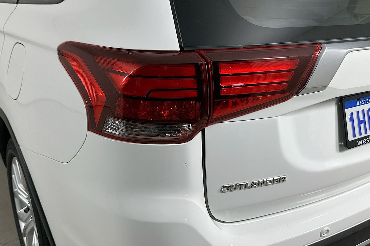 2021 Mitsubishi OUTLANDER ES 7 SEAT (2WD) ZL MY21