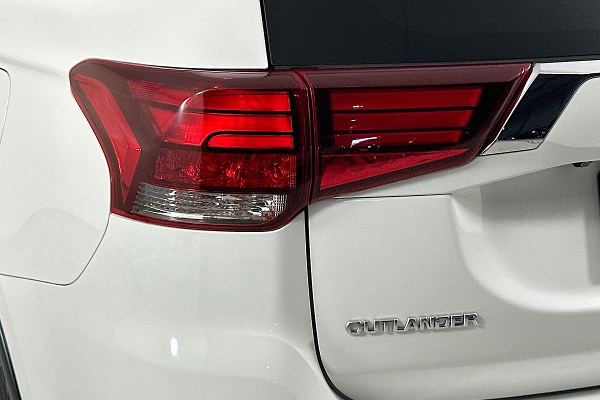 2018 Mitsubishi OUTLANDER LS 7 SEAT (AWD) ZL MY18.5