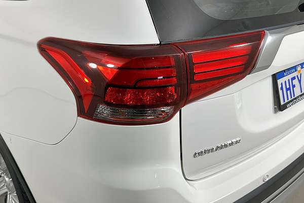 2021 Mitsubishi OUTLANDER ES 7 SEAT (2WD) ZL MY21