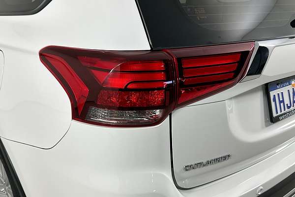 2021 Mitsubishi OUTLANDER ES 7 SEAT (2WD) ZL MY21