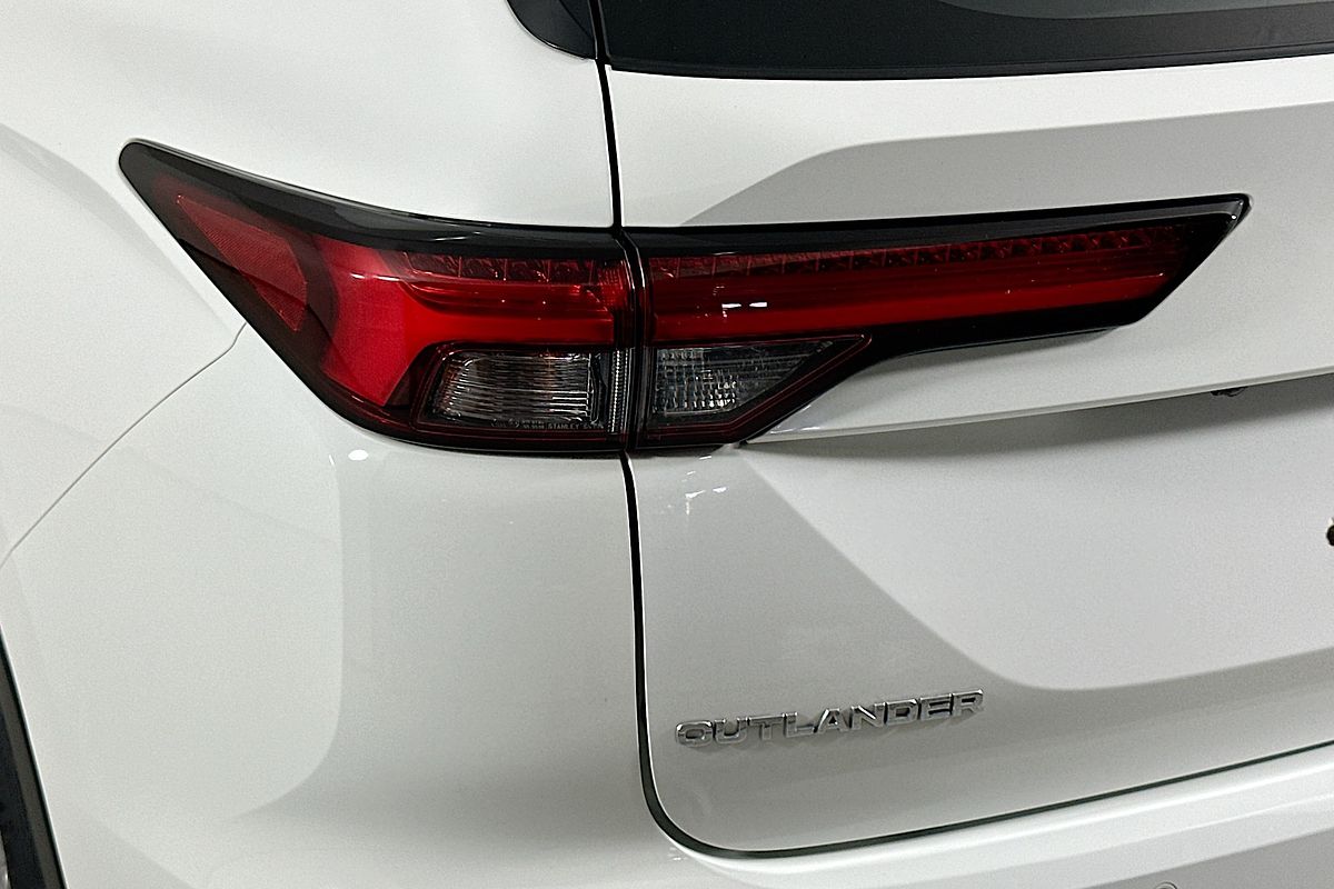 2023 Mitsubishi OUTLANDER ES 7 SEAT (2WD) ZM MY23