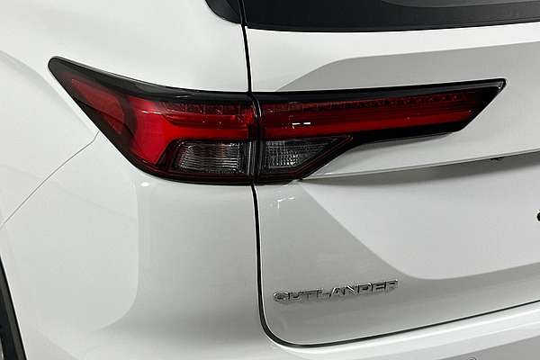 2023 Mitsubishi OUTLANDER ES 7 SEAT (2WD) ZM MY23