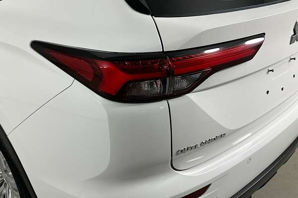 2023 Mitsubishi OUTLANDER ES 7 SEAT (2WD) ZM MY23