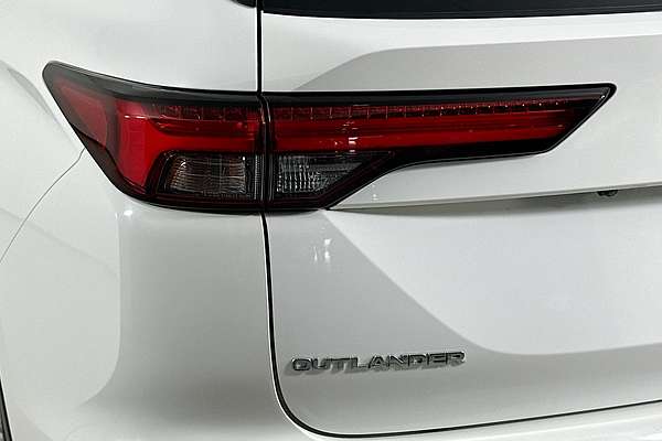 2024 Mitsubishi OUTLANDER ES 7 SEAT (2WD) ZM MY24