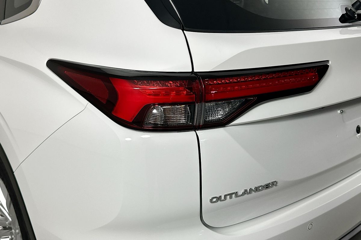 2023 Mitsubishi OUTLANDER ES 7 SEAT (2WD) ZM MY23