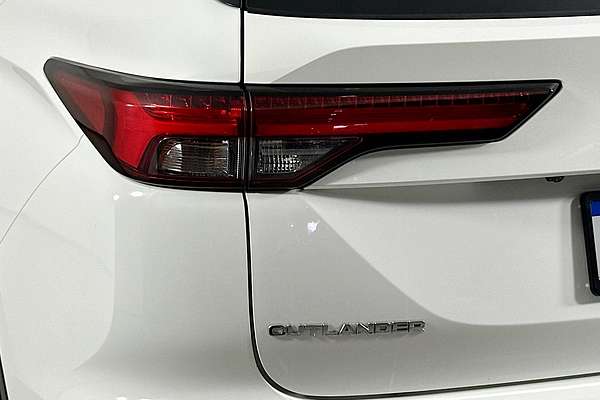 2022 Mitsubishi OUTLANDER ES 7 SEAT (2WD) ZM MY22