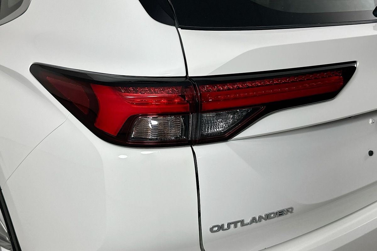 2024 Mitsubishi OUTLANDER ES 7 SEAT (2WD) ZM MY24