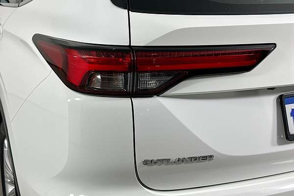 2022 Mitsubishi OUTLANDER ES 7 SEAT (2WD) ZM MY22