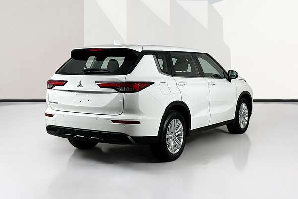 2023 Mitsubishi OUTLANDER ES 7 SEAT (2WD) ZM MY23