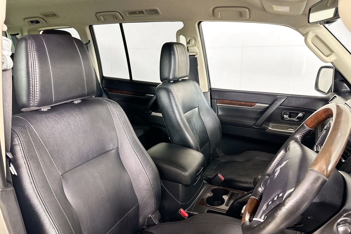 2013 Mitsubishi PAJERO EXCEED LWB (4x4) NW MY13