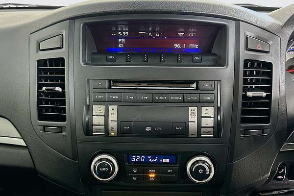 2010 Mitsubishi Pajero GLX LWB (4x4) NT MY10