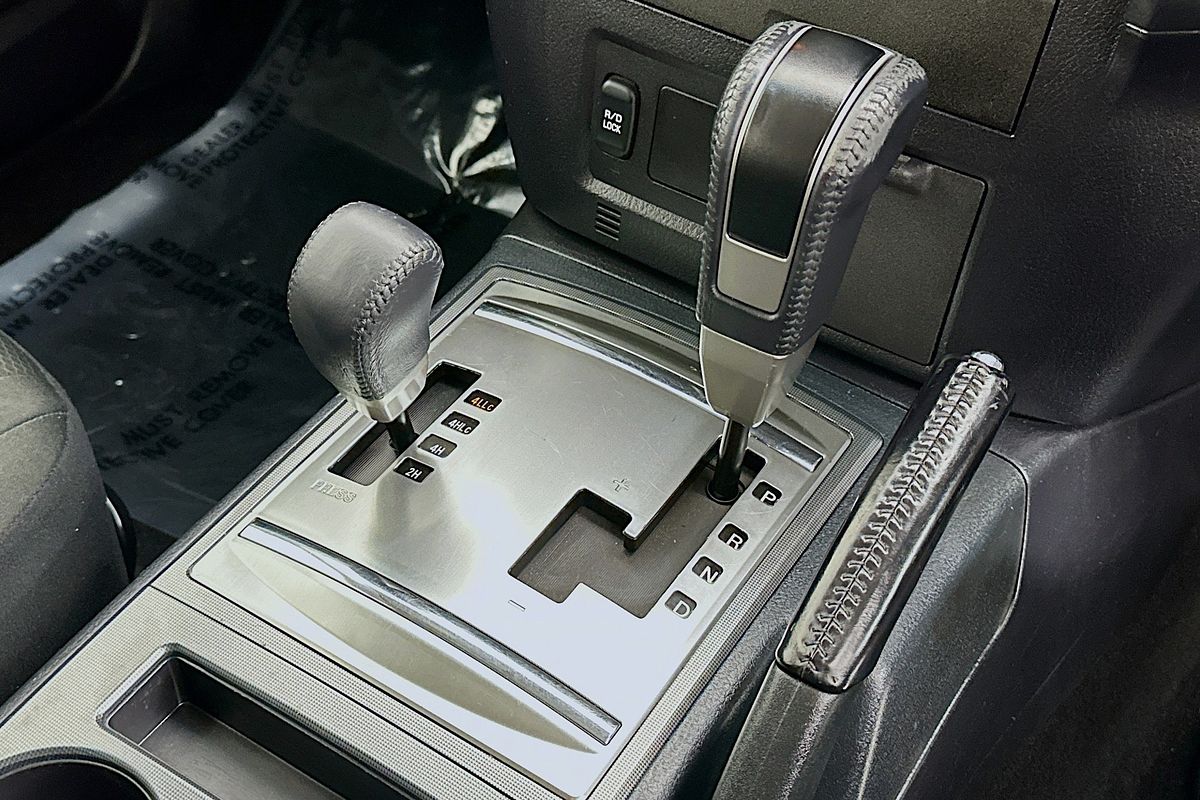 2010 Mitsubishi Pajero GLX LWB (4x4) NT MY10