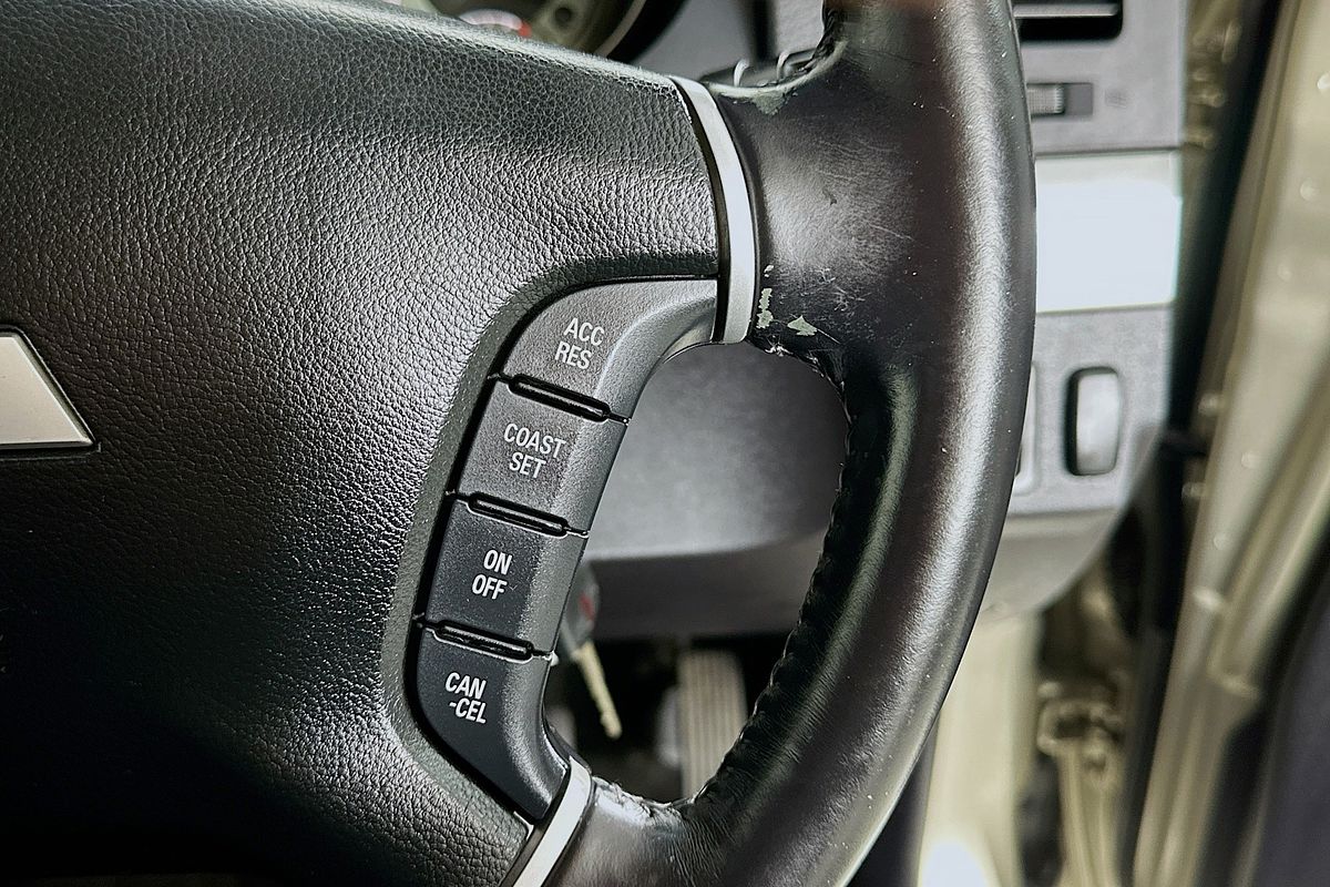 2010 Mitsubishi Pajero GLX LWB (4x4) NT MY10