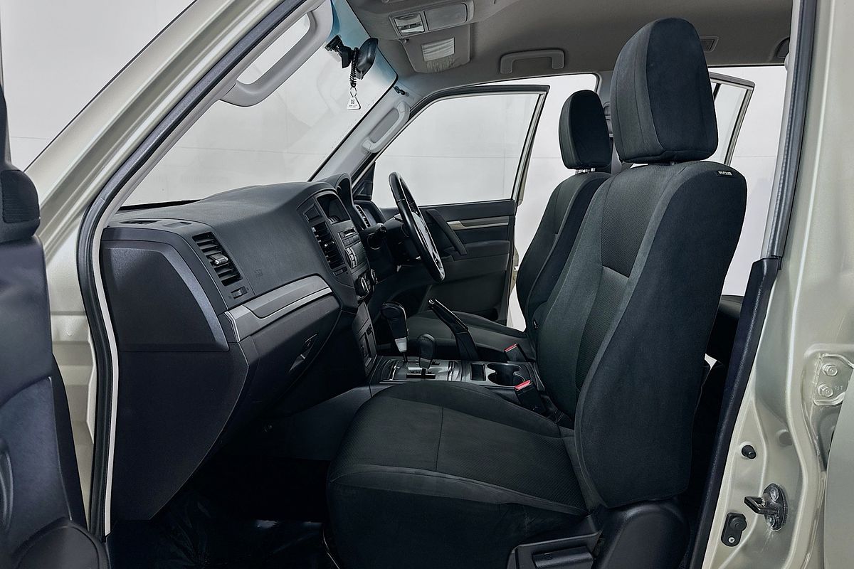 2010 Mitsubishi Pajero GLX LWB (4x4) NT MY10
