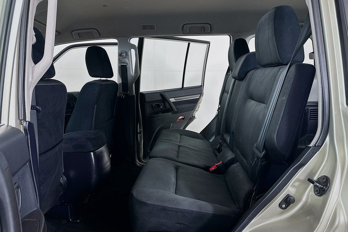 2010 Mitsubishi Pajero GLX LWB (4x4) NT MY10