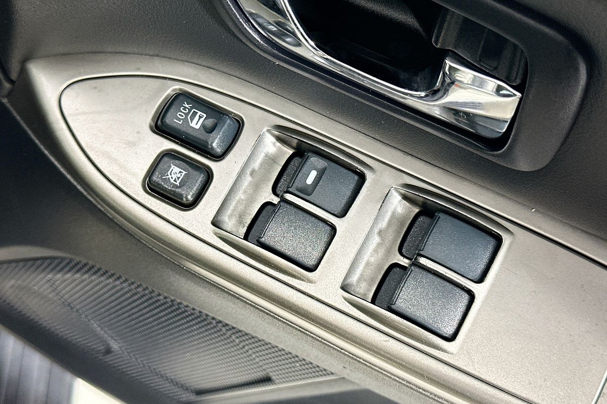 2013 Mitsubishi PAJERO EXCEED LWB (4x4) NW MY13