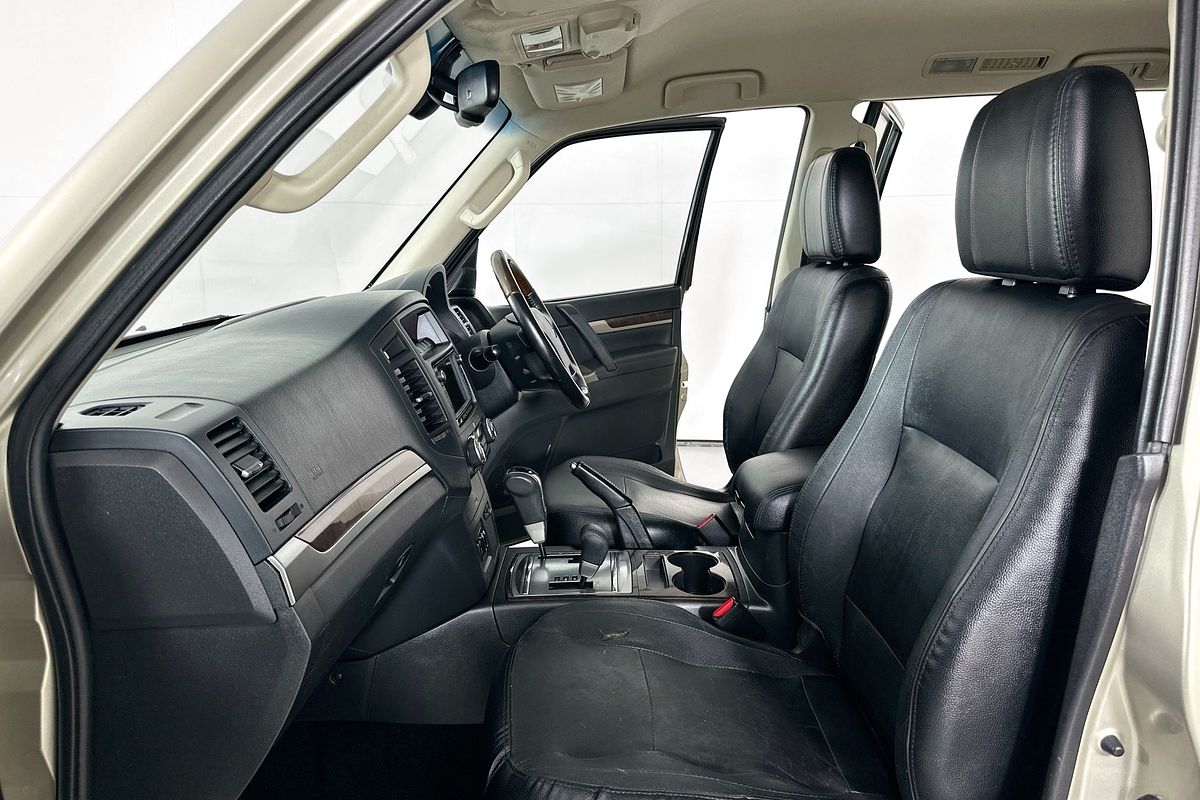 2013 Mitsubishi PAJERO EXCEED LWB (4x4) NW MY13