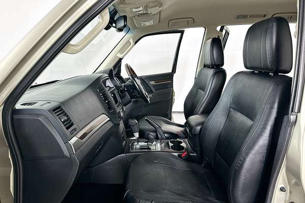 2013 Mitsubishi PAJERO EXCEED LWB (4x4) NW MY13