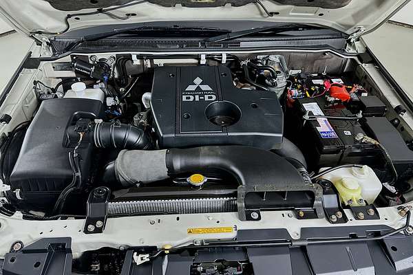 2010 Mitsubishi Pajero GLX LWB (4x4) NT MY10