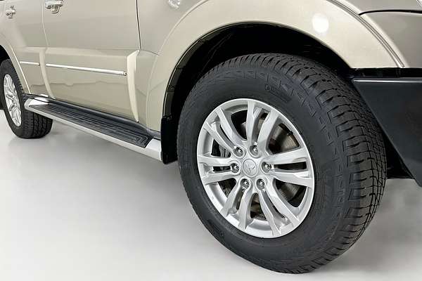 2013 Mitsubishi PAJERO EXCEED LWB (4x4) NW MY13