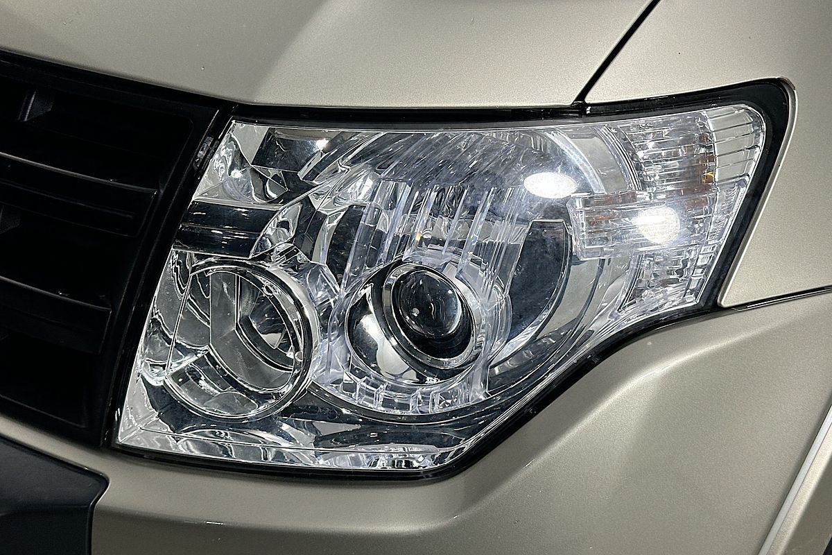 2010 Mitsubishi Pajero GLX LWB (4x4) NT MY10