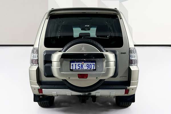 2013 Mitsubishi PAJERO EXCEED LWB (4x4) NW MY13