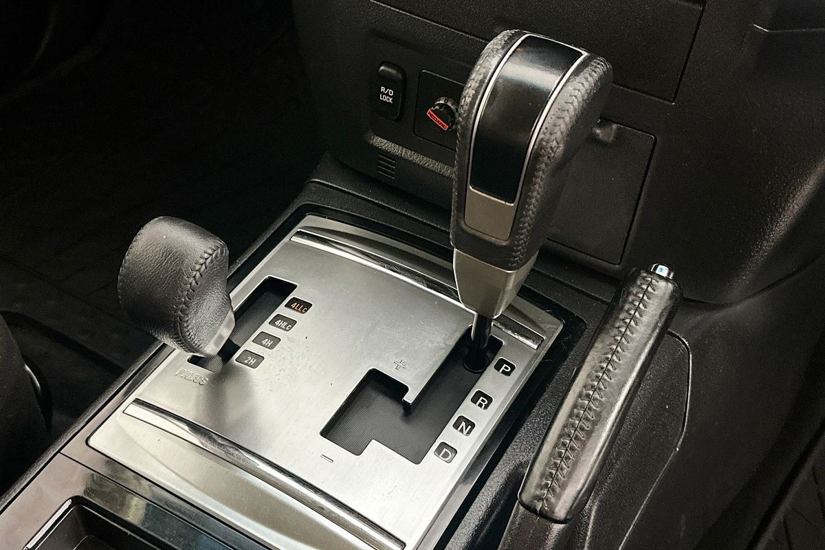 2015 Mitsubishi PAJERO GLX LWB (4x4) NX MY15