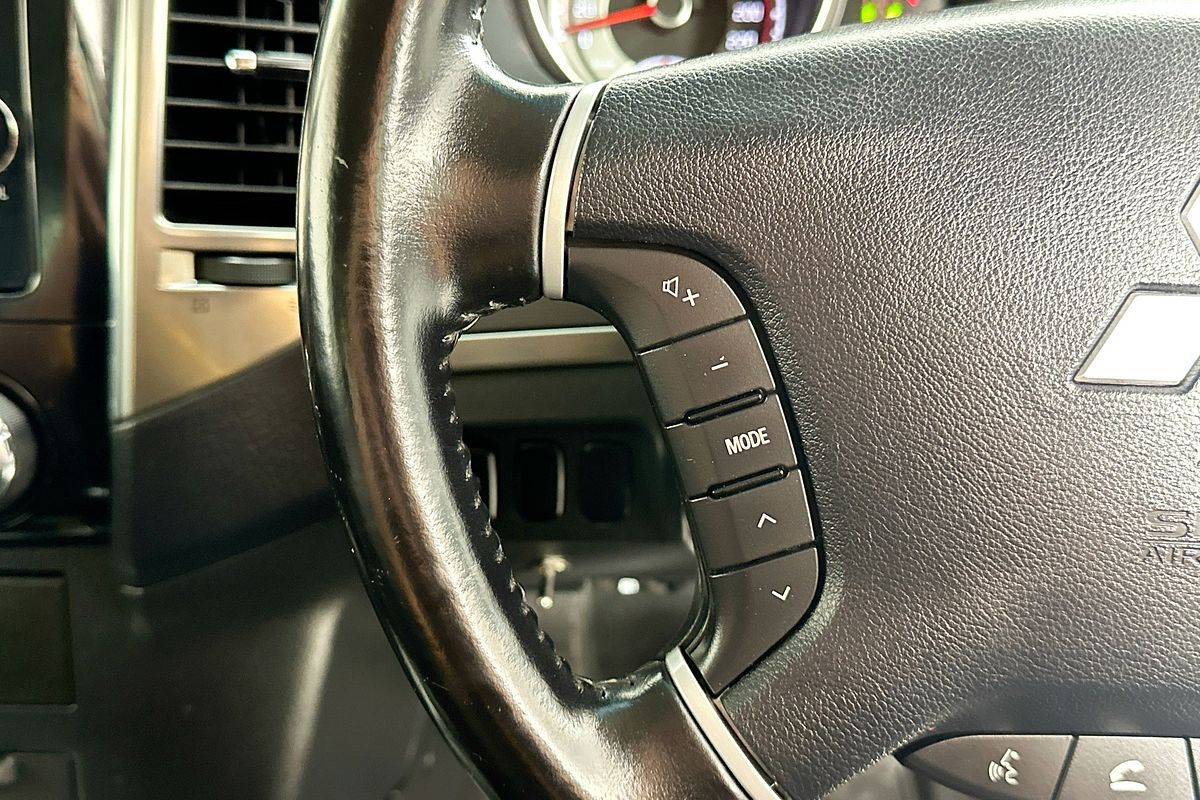 2015 Mitsubishi PAJERO GLX LWB (4x4) NX MY15