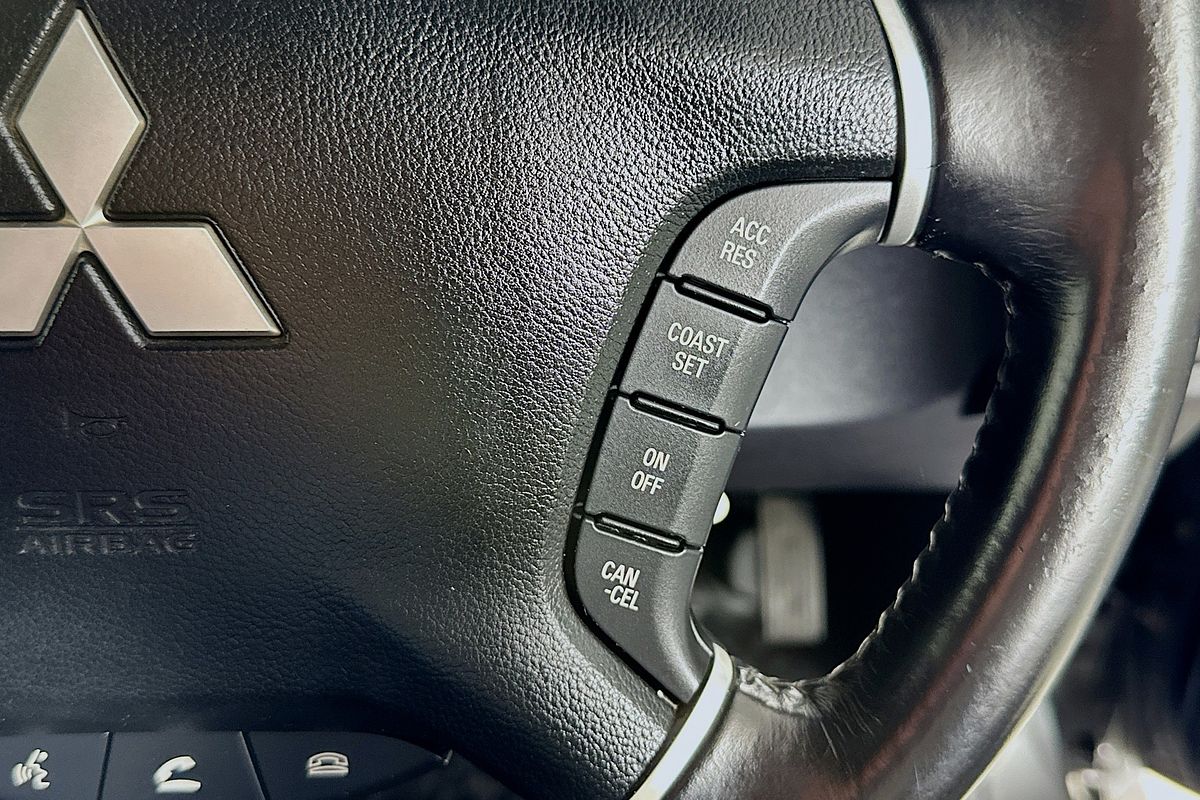 2011 Mitsubishi PAJERO GLS LWB (4x4) NT MY11