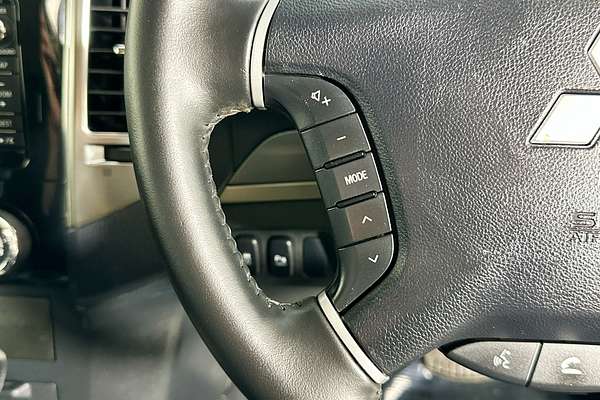 2014 Mitsubishi PAJERO GLS LWB (4x4) NX MY15