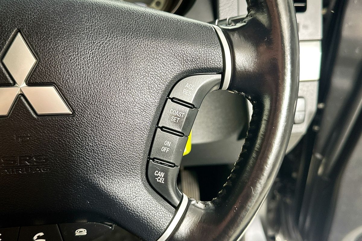 2015 Mitsubishi PAJERO GLX LWB (4x4) NX MY15