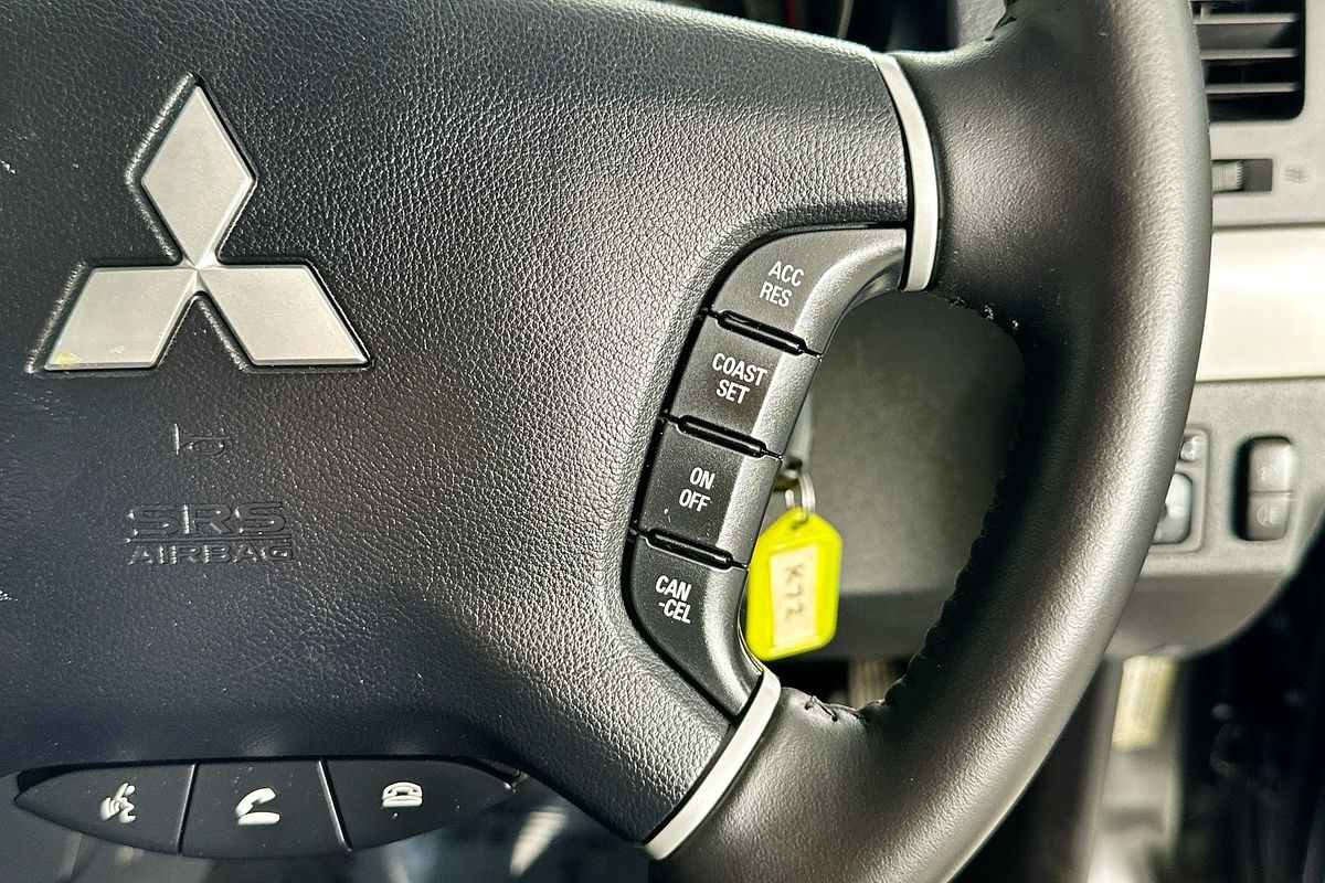 2014 Mitsubishi PAJERO GLS LWB (4x4) NX MY15