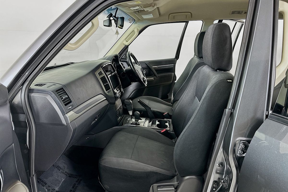 2019 Mitsubishi PAJERO GLX NX
