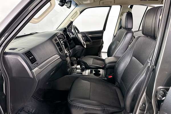 2014 Mitsubishi PAJERO GLS LWB (4x4) NX MY15