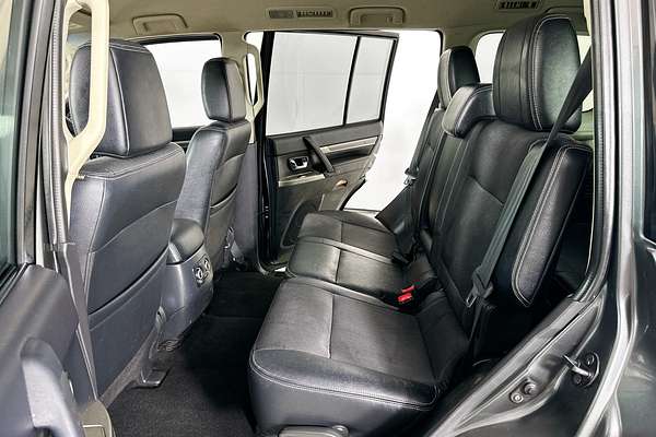 2014 Mitsubishi PAJERO GLS LWB (4x4) NX MY15