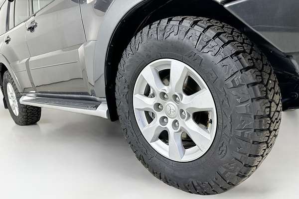 2011 Mitsubishi PAJERO GLS LWB (4x4) NT MY11