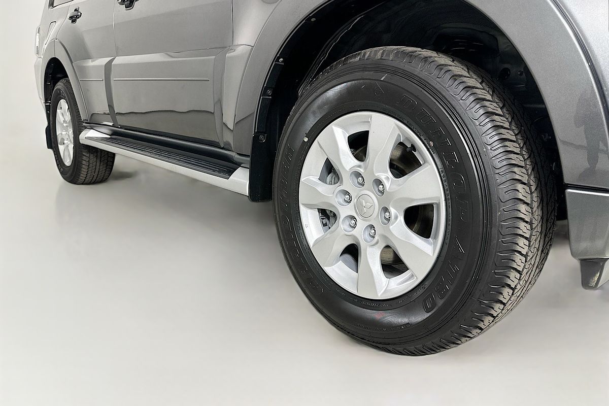 2019 Mitsubishi PAJERO GLX NX