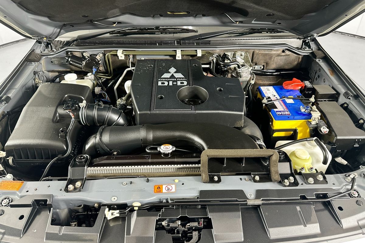 2015 Mitsubishi PAJERO GLX LWB (4x4) NX MY15