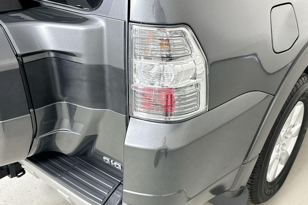 2019 Mitsubishi PAJERO GLX NX
