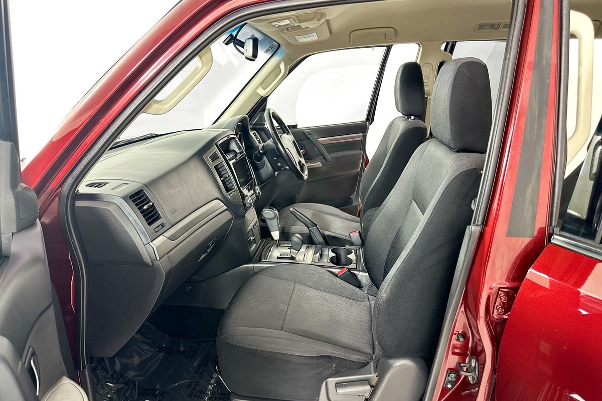 2015 Mitsubishi PAJERO GLX LWB (4x4) NX MY15