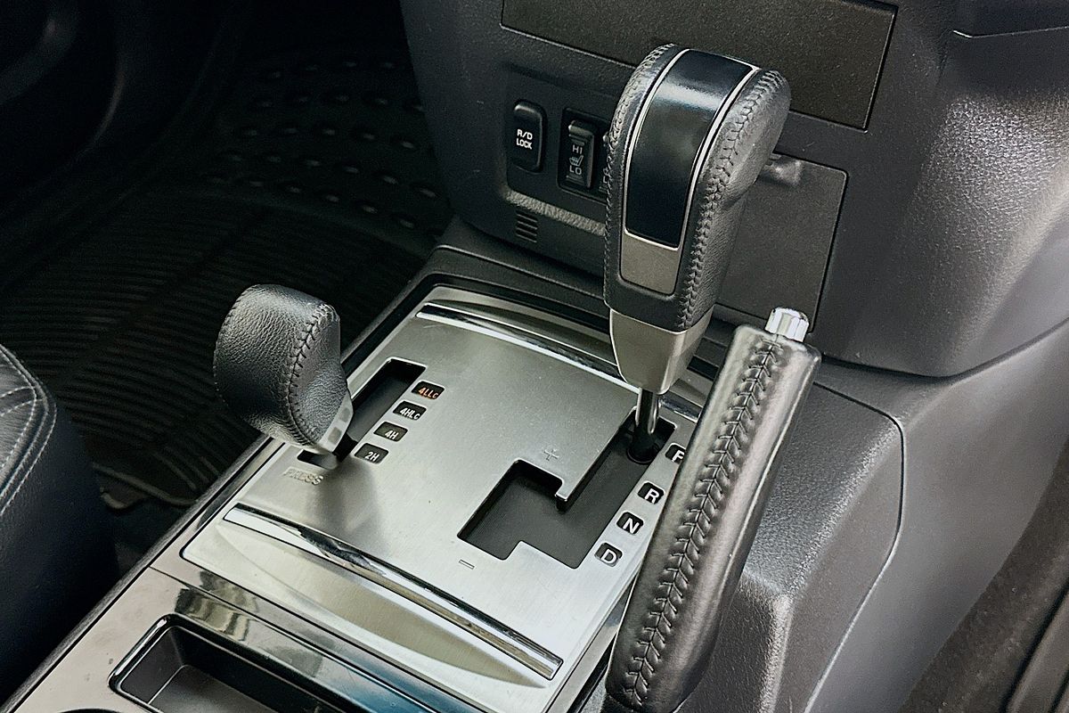 2014 Mitsubishi PAJERO EXCEED LWB (4x4) NX MY15