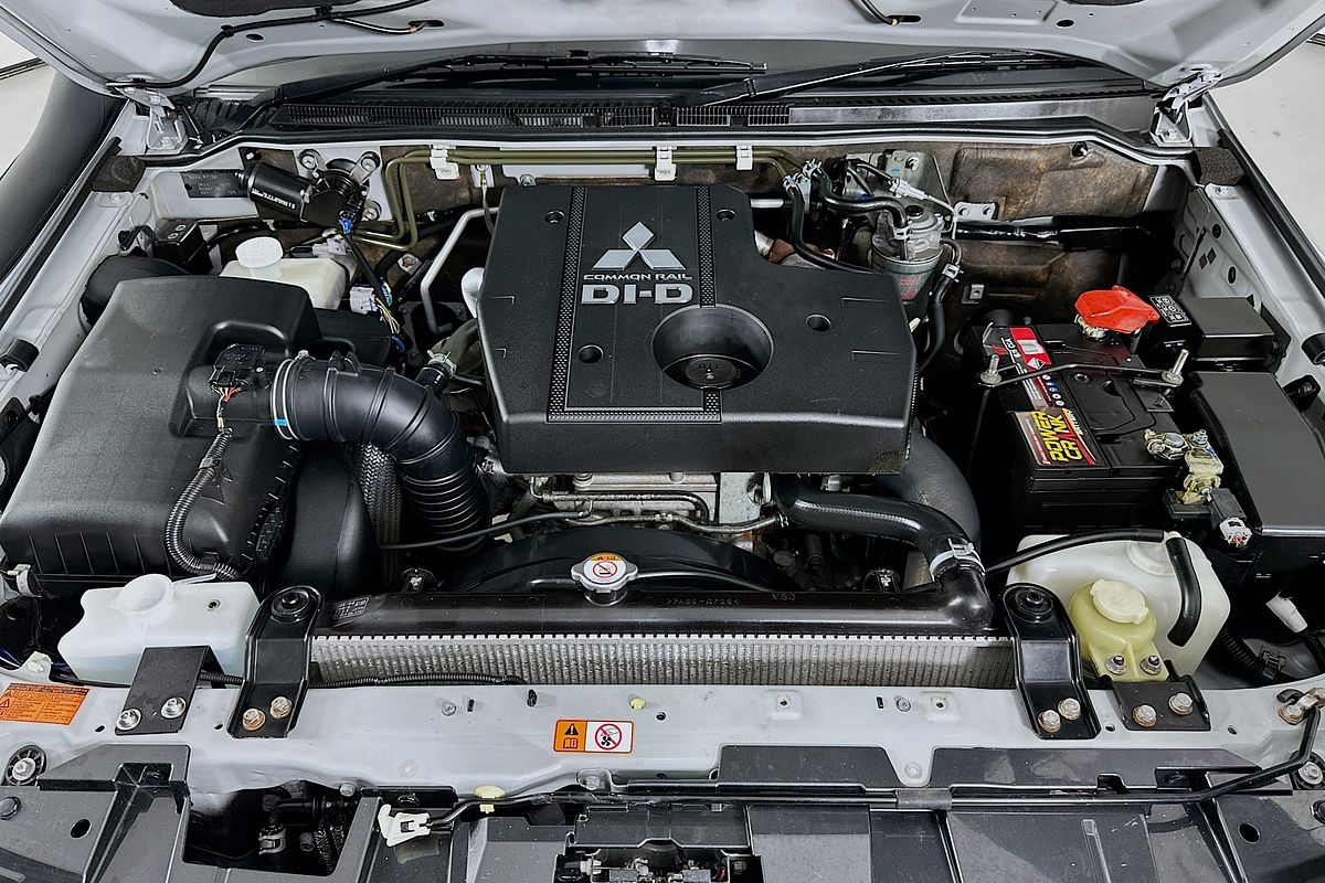 2014 Mitsubishi PAJERO EXCEED LWB (4x4) NX MY15