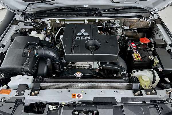 2014 Mitsubishi PAJERO EXCEED LWB (4x4) NX MY15