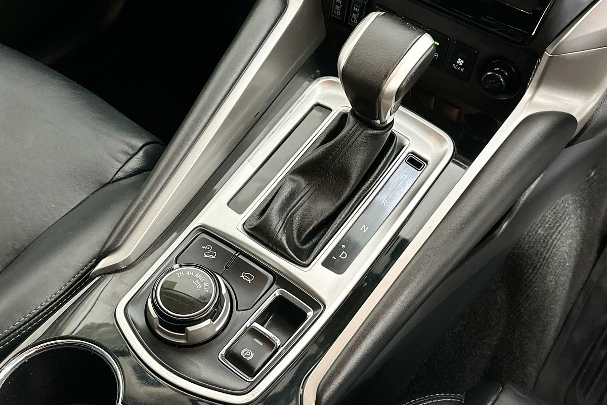 2018 Mitsubishi PAJERO SPORT EXCEED (4x4) 7 SEAT MY18