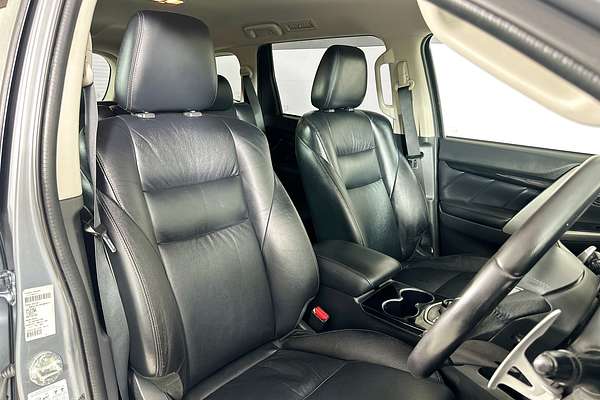 2017 Mitsubishi PAJERO SPORT EXCEED (4x4) 7 SEAT MY17