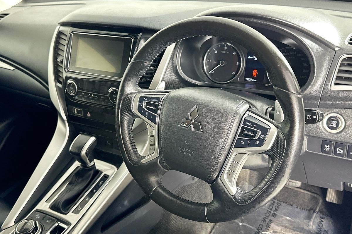 2016 Mitsubishi PAJERO SPORT EXCEED (4x4) QE