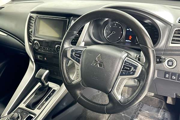 2016 Mitsubishi PAJERO SPORT EXCEED (4x4) QE