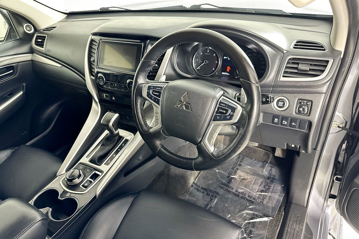 2016 Mitsubishi PAJERO SPORT EXCEED (4x4) QE