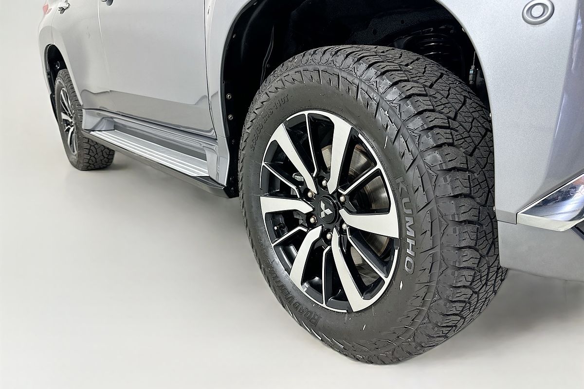 2016 Mitsubishi PAJERO SPORT EXCEED (4x4) QE