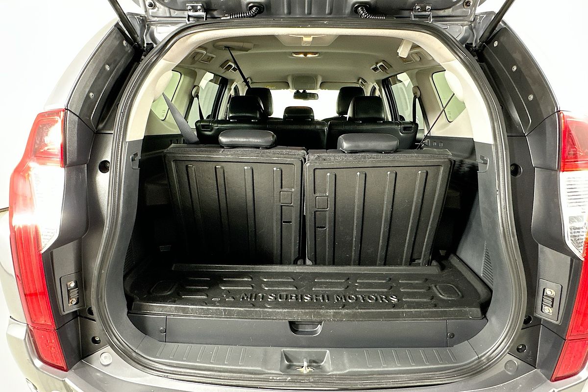 2017 Mitsubishi PAJERO SPORT EXCEED (4x4) 7 SEAT MY17